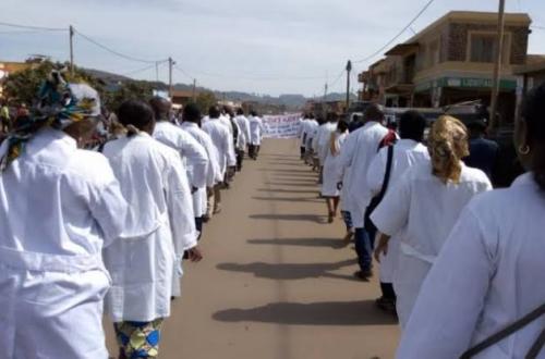 <p>Les infirmiers de Butembo lors d’une marche. ©Droits tiers. </p>
