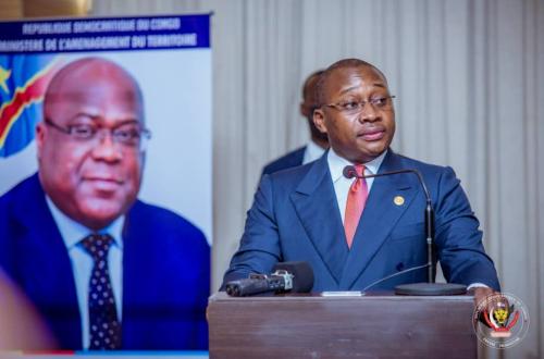 <p>Le ministre Guy Luando.</p>
