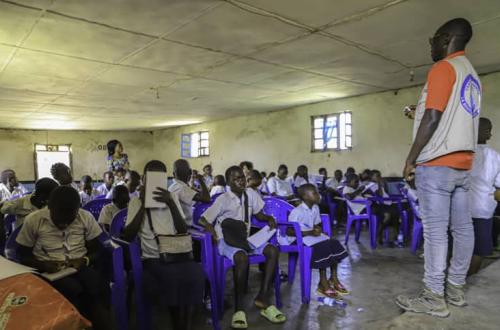 <p>750 enfants d’âge scolaire formés en lecture, écriture et mathématiques par Save the Children à Komanda</p>
