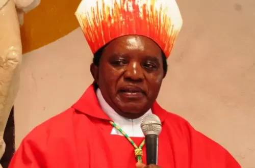 <p>Le Mgr Sikuli Paluku Melchisédech appelle à l’unisson pour la reconstruction de la paix </p>
