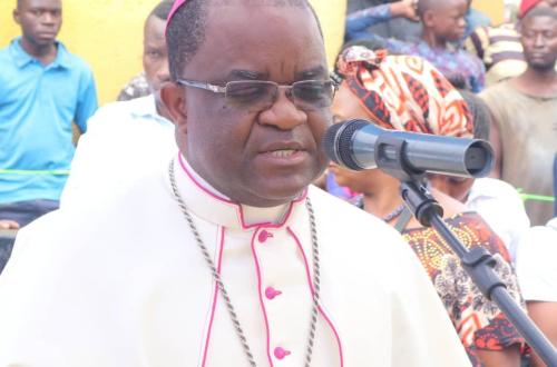 <p>Alerte sur le piratage du numéro de téléphone de Mgr Willy Ngumbi Ngengele par des inconnus demandant de l’argent en son nom.</p>
