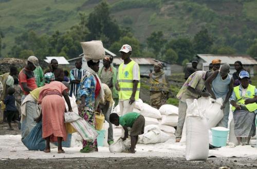 <p>Le gouvernement Congolais et OCHA saluent le dévouement des acteurs humanitaires qui travaillent souvent dans des conditions difficiles pour sauver des vies et préserver la dignité des populations</p>
