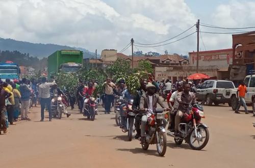 <p>Grogne des « petits commerçants » de Butembo suite aux tracasseries fiscales des services d’assiette</p>
