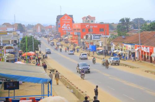 <p>Jean-Michel Sama Lukonde s’est entretenu avec les forces vives, les humanitaires et les animateurs des institutions en veilleuse à Bunia</p>

