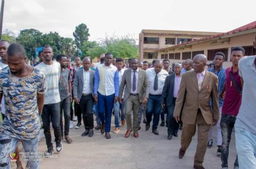 <p>Le ministre de l’ESU Muhindo Nzangi Butondo s’est rendu à l’INBTP Kinshasa pour y remettre l’ordre</p>
