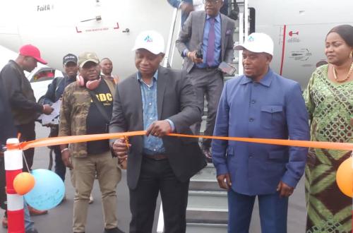 <p>Chérubin Okende lance le vol inaugural de la nouvelle compagnie d’aviation AB AIRLINES</p>
