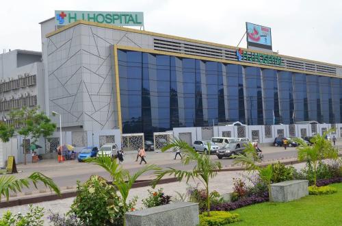 <p>Suite à la résurgence de la Covid-19 à Kinshasa, HJ hospitals exige à nouveau le port de masque à son personnel et aux visiteurs</p>
