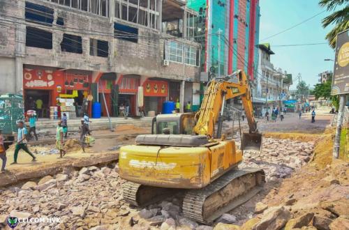 Kinshasa : Gentiny Ngobila visite différents chantiers de réhabilitation et de modernisation de certaines voiries urbaines précisément les avenues Nguma et Boboliko