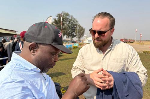 PDG Vanny Bishweka du Groupe Ihusi et  Dan Klinck, CEO de EAST AFRICAN POWER discutant de ce vaste projet