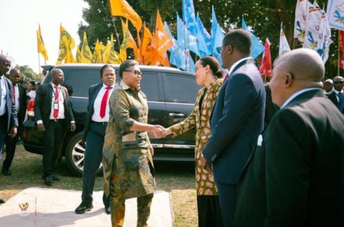 RDC : Judith Suminwa préside à Kalemie la cérémonie de la célébration de la Journée africaine de l’alimentation scolaire