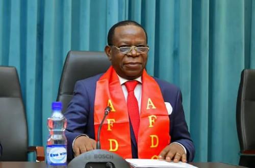 RDC : Bahati Lukwebo présente ses excuses, réaffirme sa loyauté à Tshisekedi, mais la pétition contre lui se poursuit