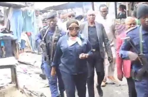 RDC : la Vice-Ministre de l’Intérieur condamne des actes de torture présumés dans un sous-commissariat de la PNC de Kisenso