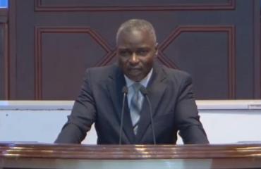Ituri : le député Gratien Iracan dénonce les massacres, l’abandon des déplacés et appelle à la réévaluation de l’état de siège