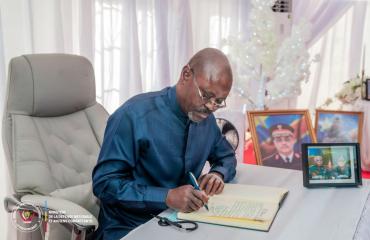 RDC : un livre de condoléances ouvert en hommage aux victimes du crash de Kenge