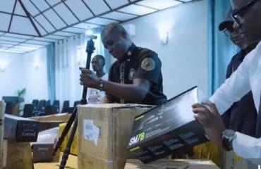 Médias en RDC : Christian Bosembe appelle à ne pas servir de tribune à la rébellion, le FRN équipe la RTNC Goma