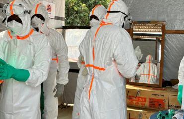 Ebola en RDC : l’opacité des financements risque d’aggraver la défiance envers la riposte
