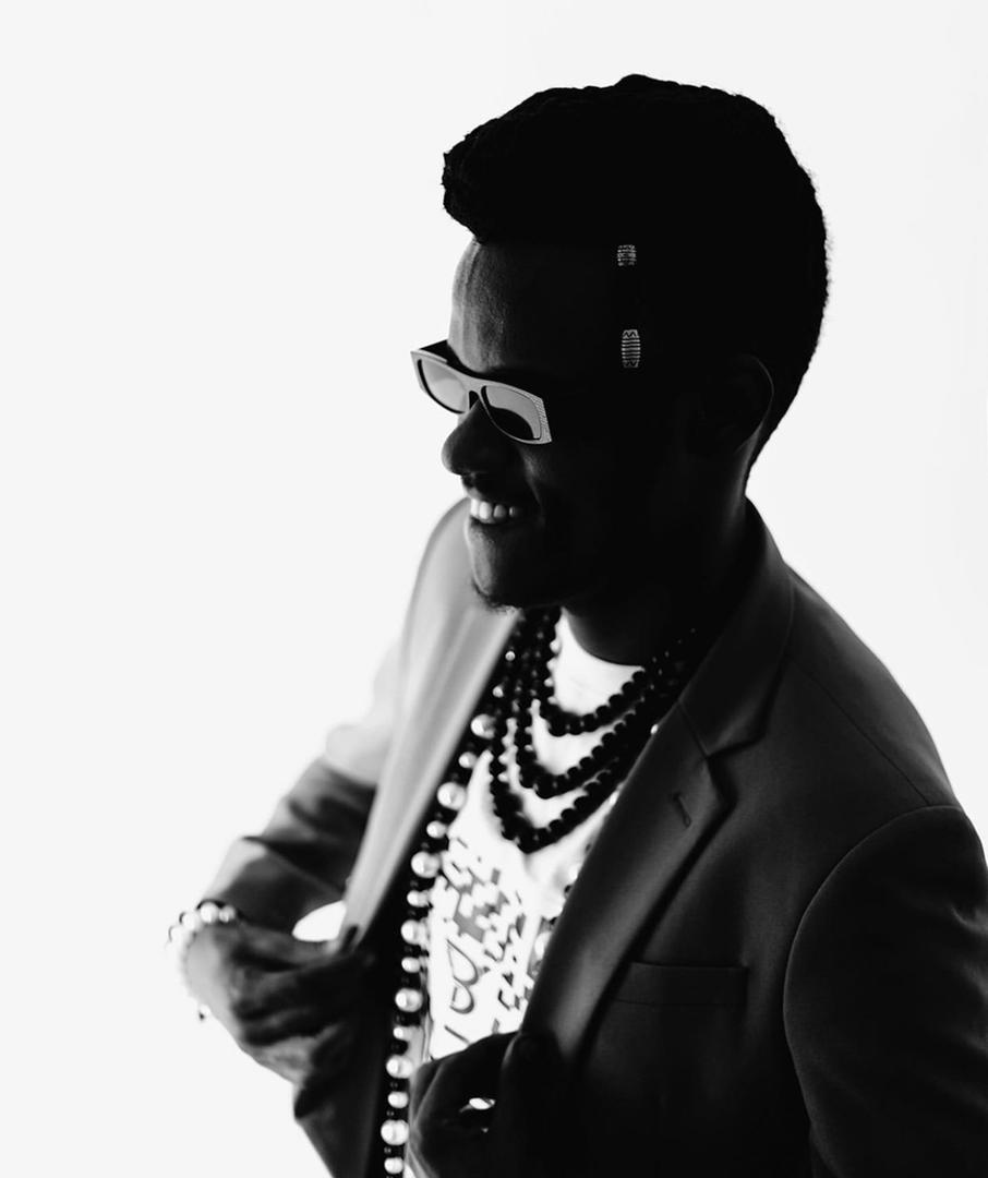 Culture-Rwanda : L’artiste et prix découverte RFI de 2018 Yvan Buravan ...