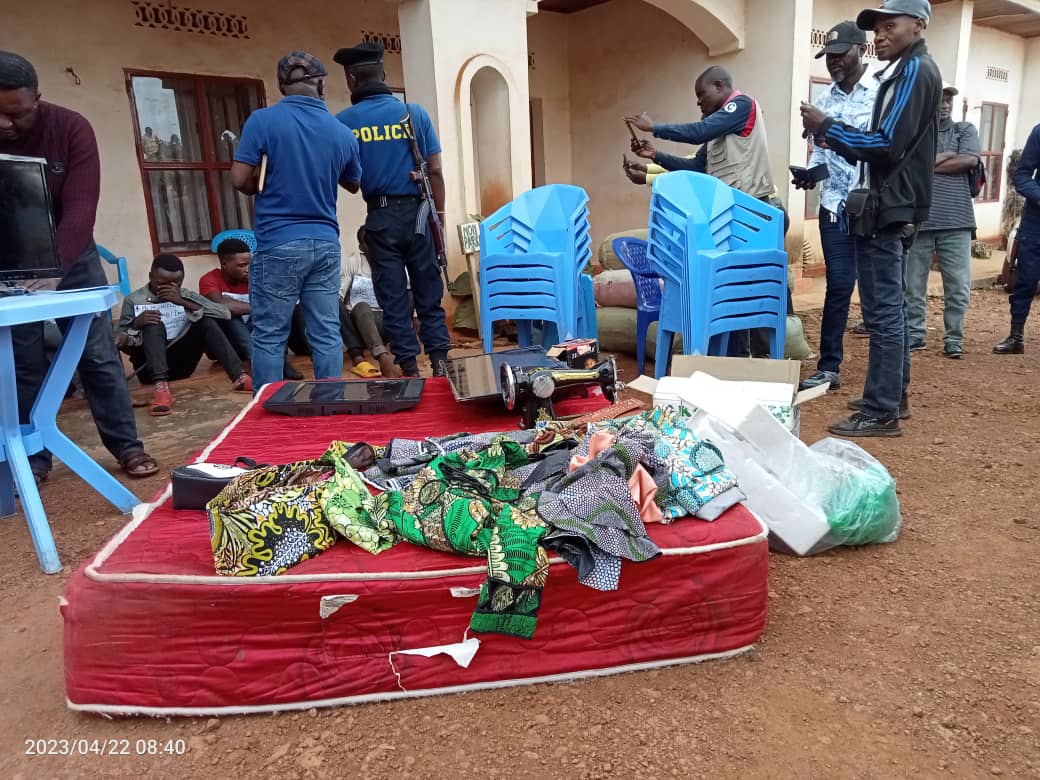 Nord-Kivu : 5 présumés bandits et 2 receleuses présentés au maire de Butembo