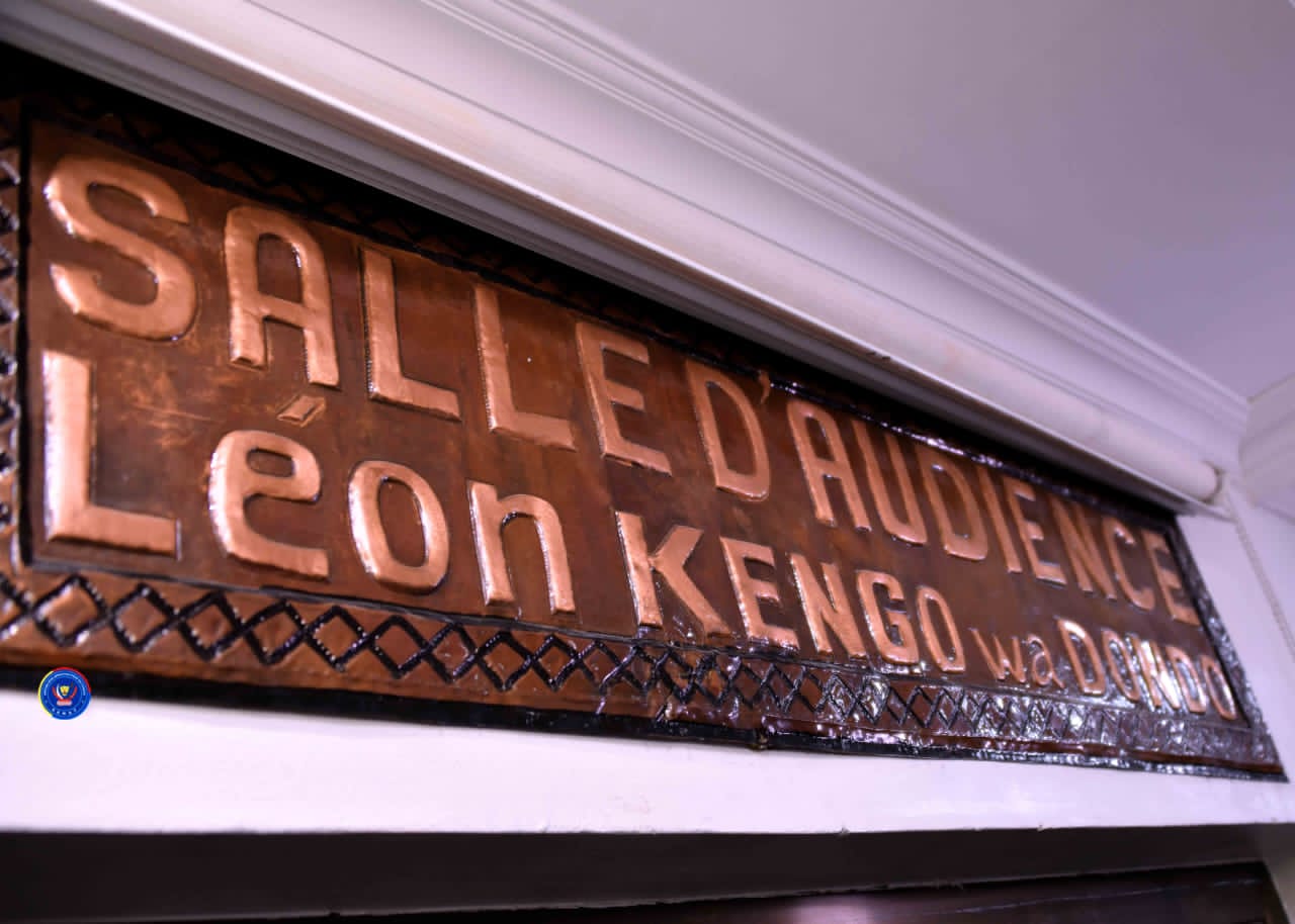 RDC : Bahati Lukwebo inaugure la première salle d'audience publique de la Cour des comptes qui porte le nom de Léon Kengo wa Dondo
