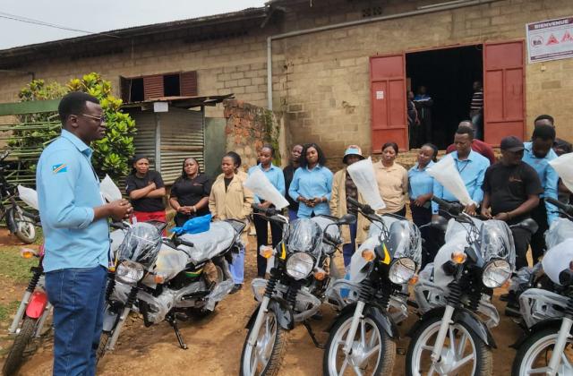 RDC : la société « Bahari SARL » dote ses meilleurs agents de 2025 des motos en guise d’encouragement