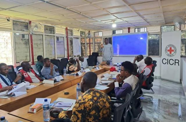 Uvira : le CICR sensibilise les médias locaux à sa mission humanitaire et à ses principes fondamentaux