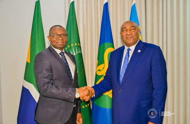 RDC–Afrique du Sud : coopération avec l’AUDA-NEPAD et protection des Congolais face à la xénophobie au cœur des échanges entre John Nyakeru et Julien Paluku