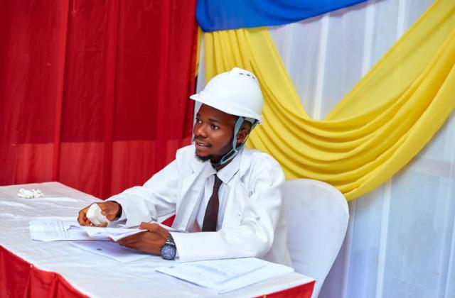 Kisangani : le deuxième lauréat de la bourse d’étude du secteur de Wanianga défend son mémoire