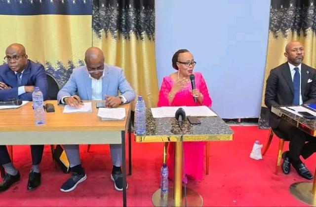 Comprendre les enjeux du dialogue initié par le chef de l’État Congolais : Martin  Fayulu et Patrick Muyaya à la CENCO