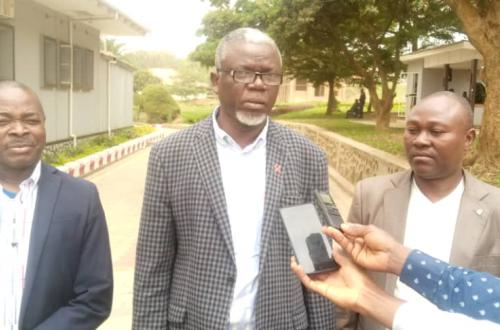 <p>Benjamin Devis (au milieu), responsable du programme de lutte contre le VIH/SIDA de l’UN à l’Est de la RDC. </p>
