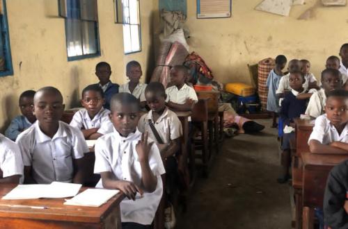 <p>Bien que dans des mauvaises conditions, 153 enfants déplacés bénéficient aussi de l’éducation à l’école Primaire MBOGA</p>
