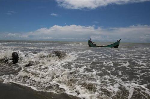 <p>Six bateaux font naufrage sur le lac Albert avec 60 tonnes de sacs de ciment et au moins 4200 casiers de bière, une perte énorme pour les commerçants</p>
