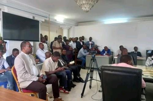 <p>Les professionnels des médias appelés par l’armée à travailler en patriote en cette période d’agression rwandaise</p>
