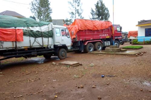 <p>La police sauve trois véhicules transportant des vivres du PAM d’une justice populaire à Butembo</p>
