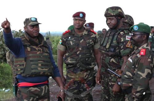<p>Le kenyan Jeff Nyagah et des officiers supérieurs FARDC ont été aperçus sur les lignes de front</p>
