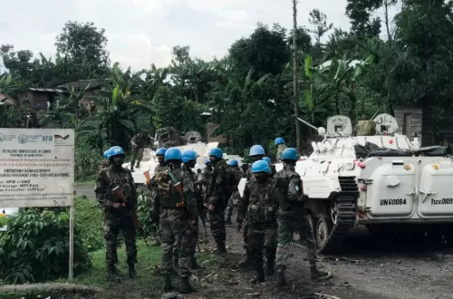 <p>4 casques bleus blessés dans des combats contre le M23, dont 2 par un tir de mortier : La mission dit être prête à riposter vigoureusement en cas de nouvelle agression sur ses bases</p>
