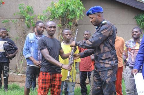Beni : l'armée remet une dizaine d'ex-combattants Maï-Maï aux responsables du PDDRC-S