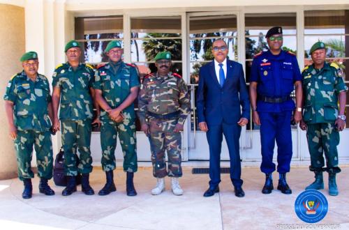 Sud-Kivu : La situation sécuritaire en province au cœur des échanges entre Théo Ngwabidje et le lieutenant-Général Marcel Mbangu Mashita