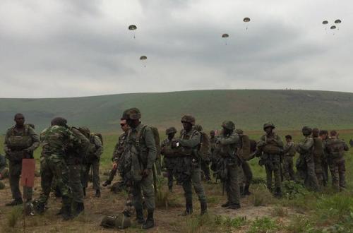 Bunia : Les exercices de parachutistes de la MONUSCO suscitent l'admiration de la population