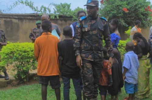 Nord-Kivu : Les FARDC remettent 10 ex-otages des ADF à la société civile