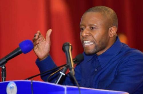 Gouvernement Suminwa : Priorité à la sécurité dans l'Est du pays selon Carly Nzanzu