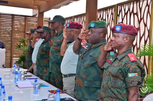 Crise sécuritaire dans l'Est de la RDC : Félix Tshisekedi et les membres du haut commandement militaire évaluent l'état actuel des opérations