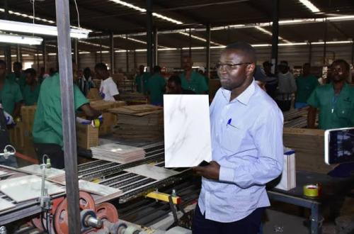 F. Tshisekedi vente la production de la ZES de Maluku