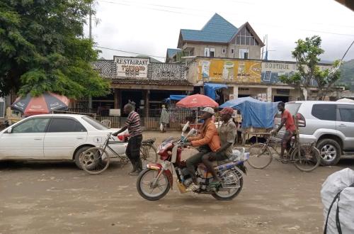 Plus de 497 étudiants de Bukavu fuyants les violences armées du M23 bloqués à Uvira, alerte le Mouvement Citoyen « MACHOZI YA RAÏYA »