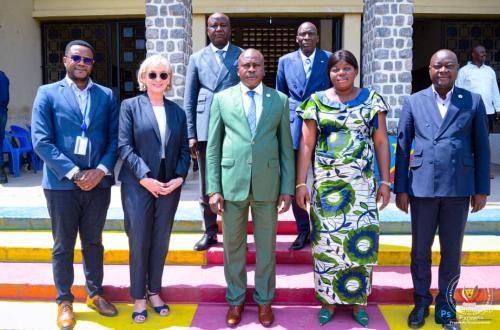 Les défis et perspectives discutés par Christine Hoyos avec le gouverneur Joseph Kambulu
