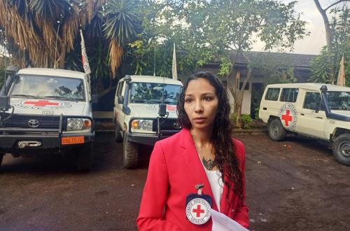 Le CICR accompagne le transport de centaines de personnes désarmées des Forces gouvernementales de Goma à Kinshasa