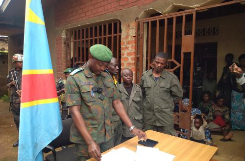 Nord-Kivu : des combattants M23 et ADF capturés, présentés par l’armée à Beni