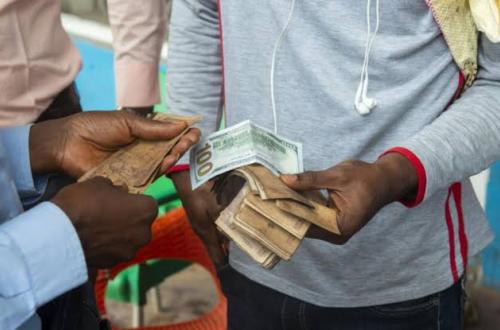RDC : la BCC rassure sur la confiance dans le franc congolais et lance une opération d’échange des billets usés
