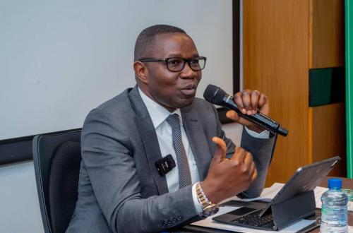 Lutte contre la contrebande du ciment à Kinshasa : Julien Paluku saisit le SEGUCE, la DGDA, l’OCC et la justice