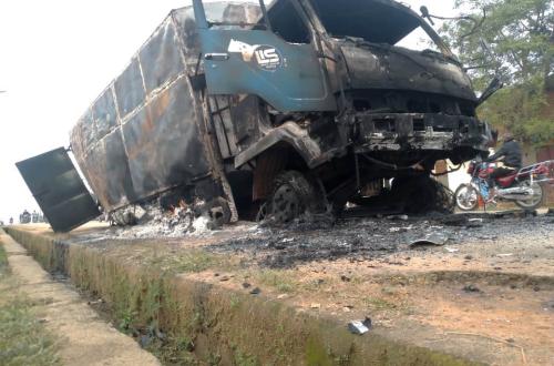 Nord-Kivu : un véhicule humanitaire incendié à Oïcha lors d’une mission d’assistance aux déplacés