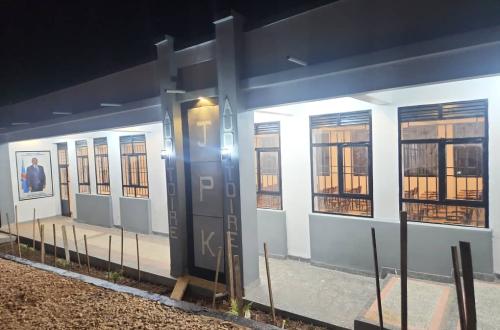 Nord-Kivu : la Fondation JPK offre un auditoire moderne à l’Université Officielle du Ruwenzori